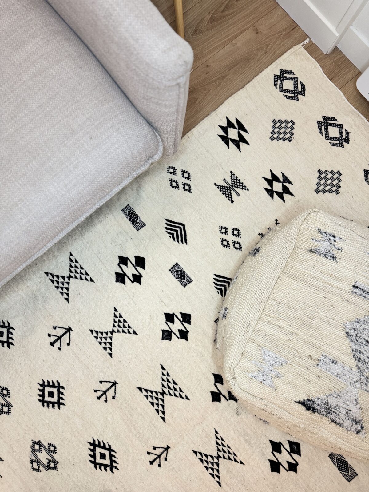 Awal - Tapis symboles berbère beige 252x151 – Image 3